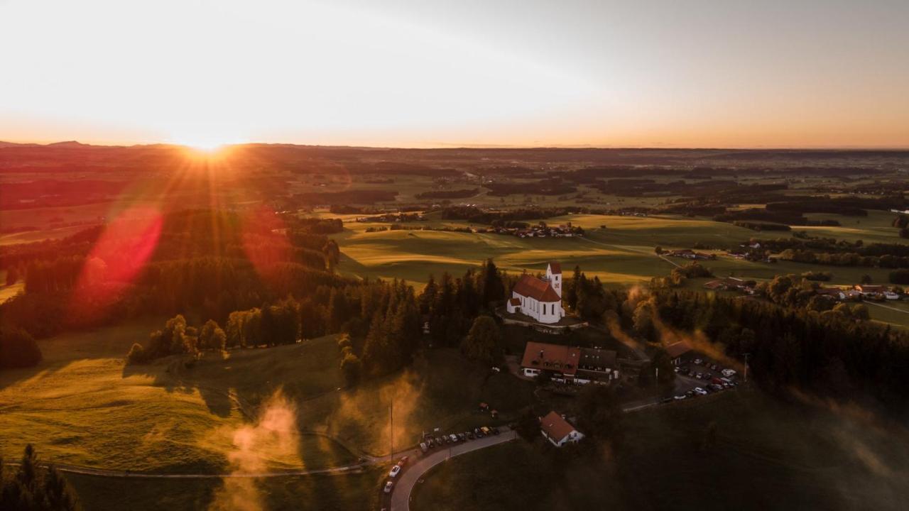 Panoramagasthof Auf Dem Auerberg Bernbeuren エクステリア 写真